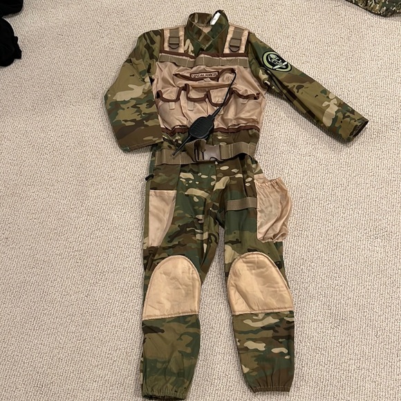 ARMY COSTUME - Picture 1 of 6